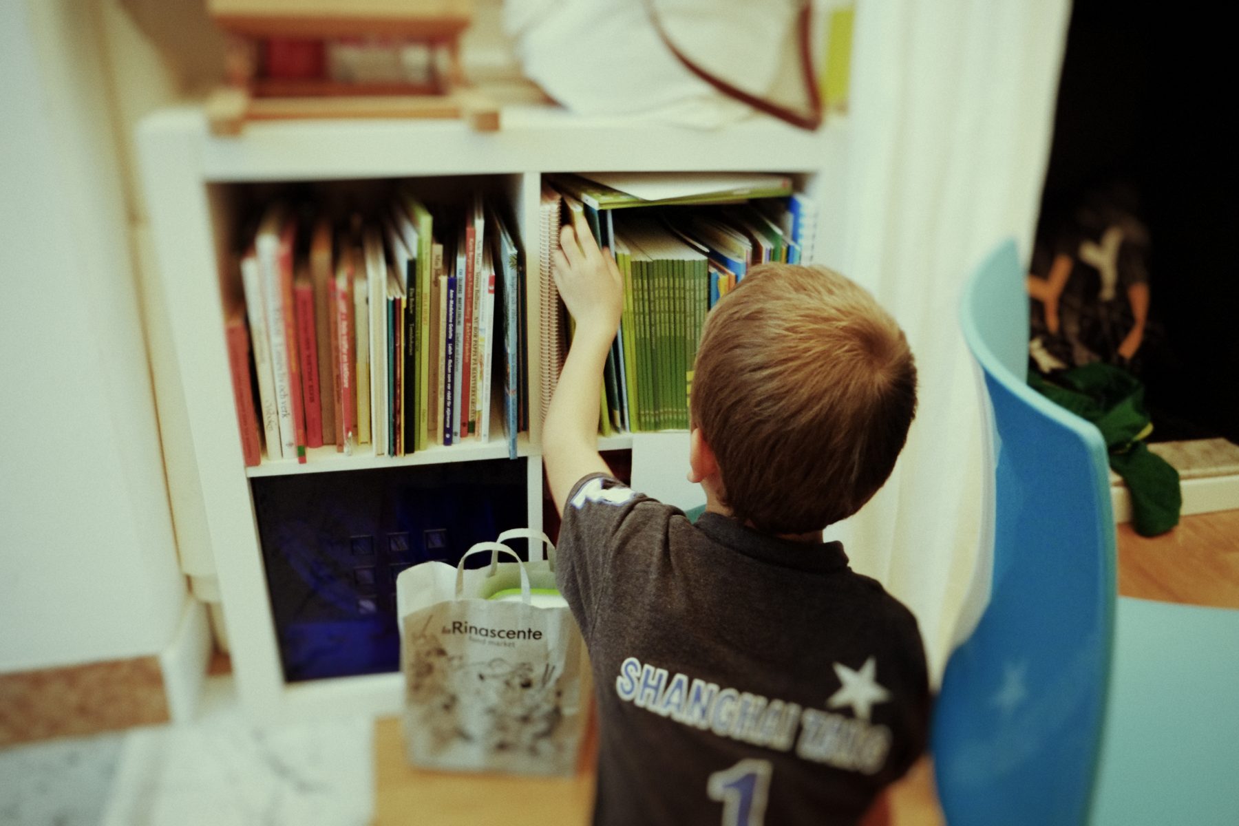 Barn i skolans bibliotek